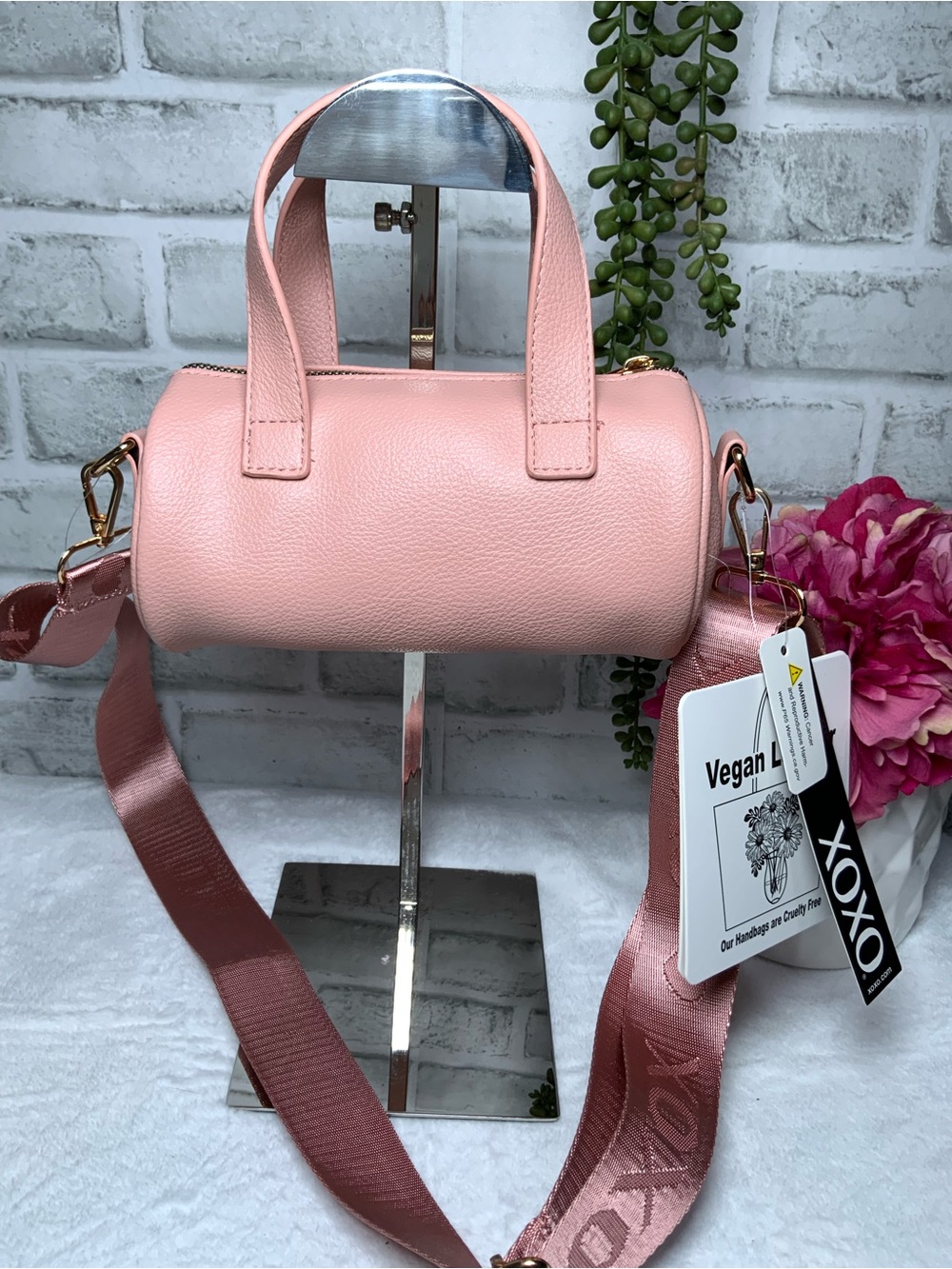 XOXO Blush Pink Mini Barrel Bag with Gold Stud Logo - Picture 3 of 4